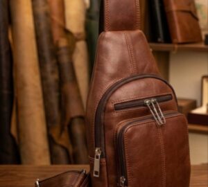 crossbody bag (brown)