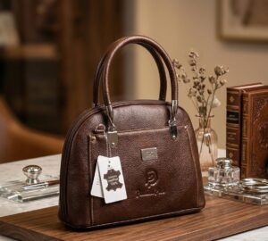 New Arrivals queen leather handbag (brown)